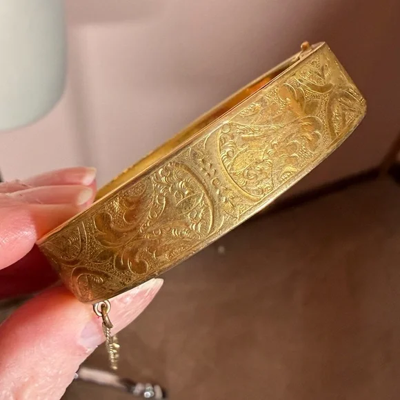 Antique Victorian 1880 stamped Gold plated Floral Etched Bangle Bracelet - Picture 3 of 16
